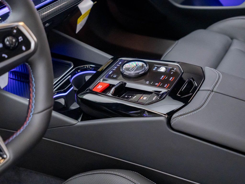 2027 BMW M5 BASE — миниатюра 13