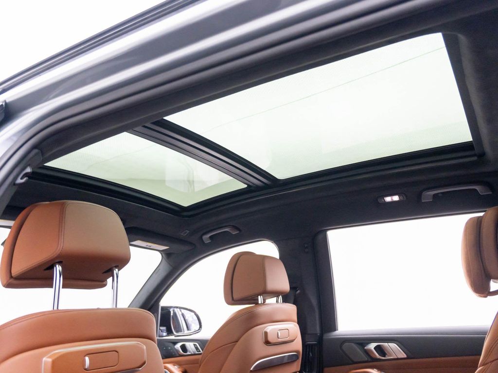 2025 BMW X7 M60I — миниатюра 21