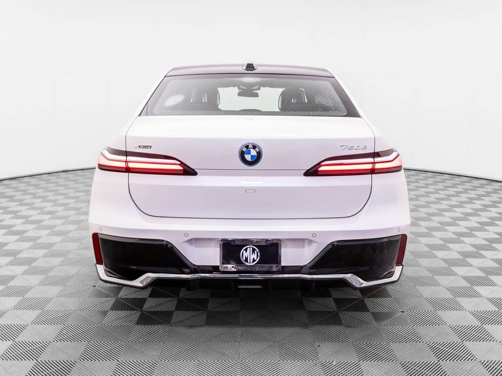 2025 BMW 750E I XDRIVE — фото 5