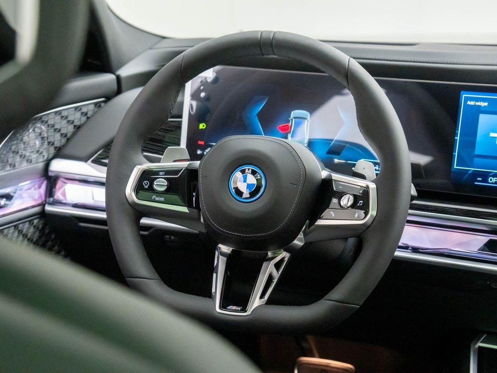 صورة مصغرة 11 لـ 2026 BMW 750E I XDRIVE