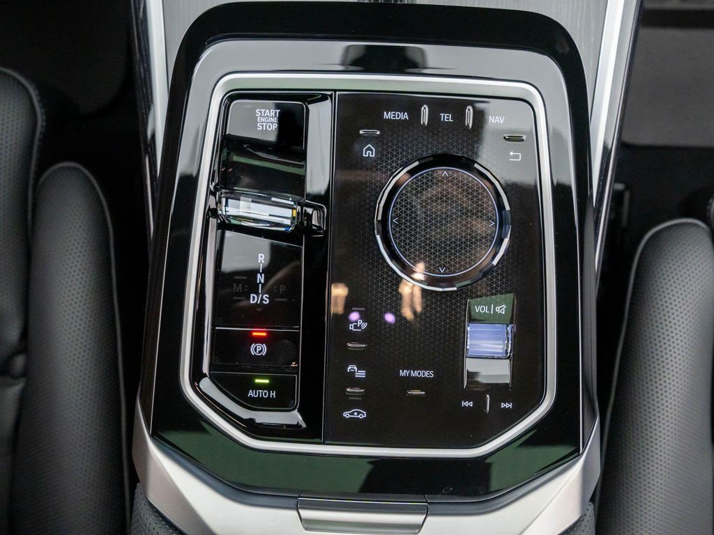 صورة مصغرة 25 لـ 2026 BMW 750E I XDRIVE