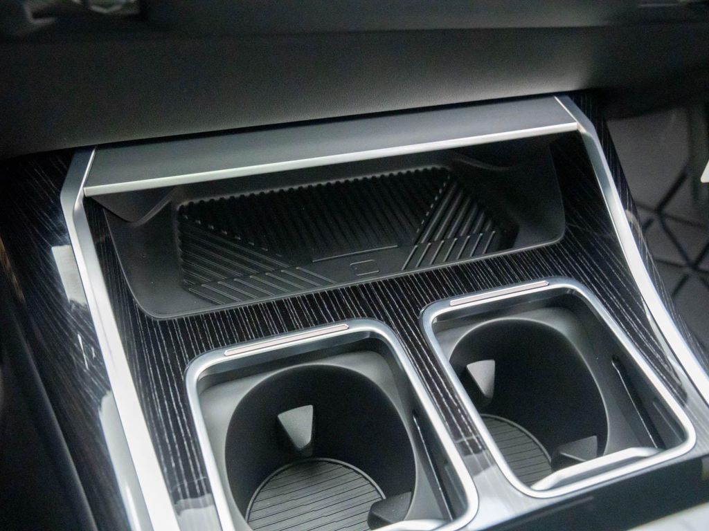 صورة مصغرة 27 لـ 2026 BMW 750E I XDRIVE