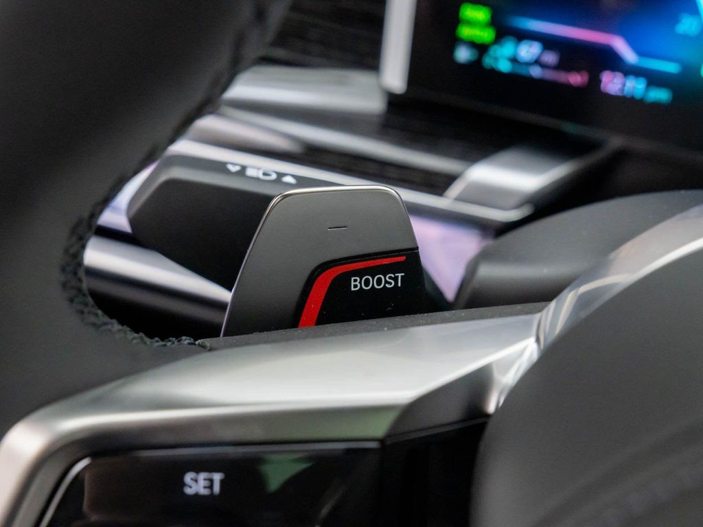 صورة مصغرة 30 لـ 2026 BMW 750E I XDRIVE