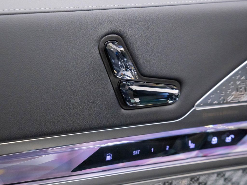 صورة مصغرة 15 لـ 2026 BMW 750E I XDRIVE