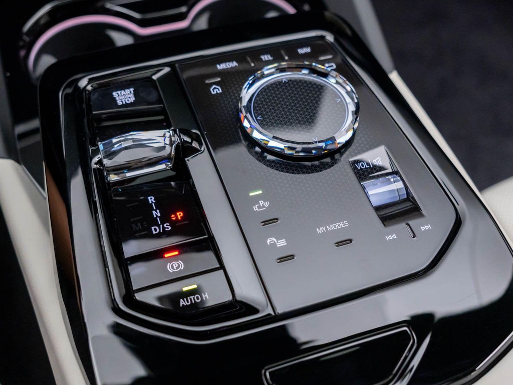 2027 BMW 550E 550E XDRIVE — миниатюра 29