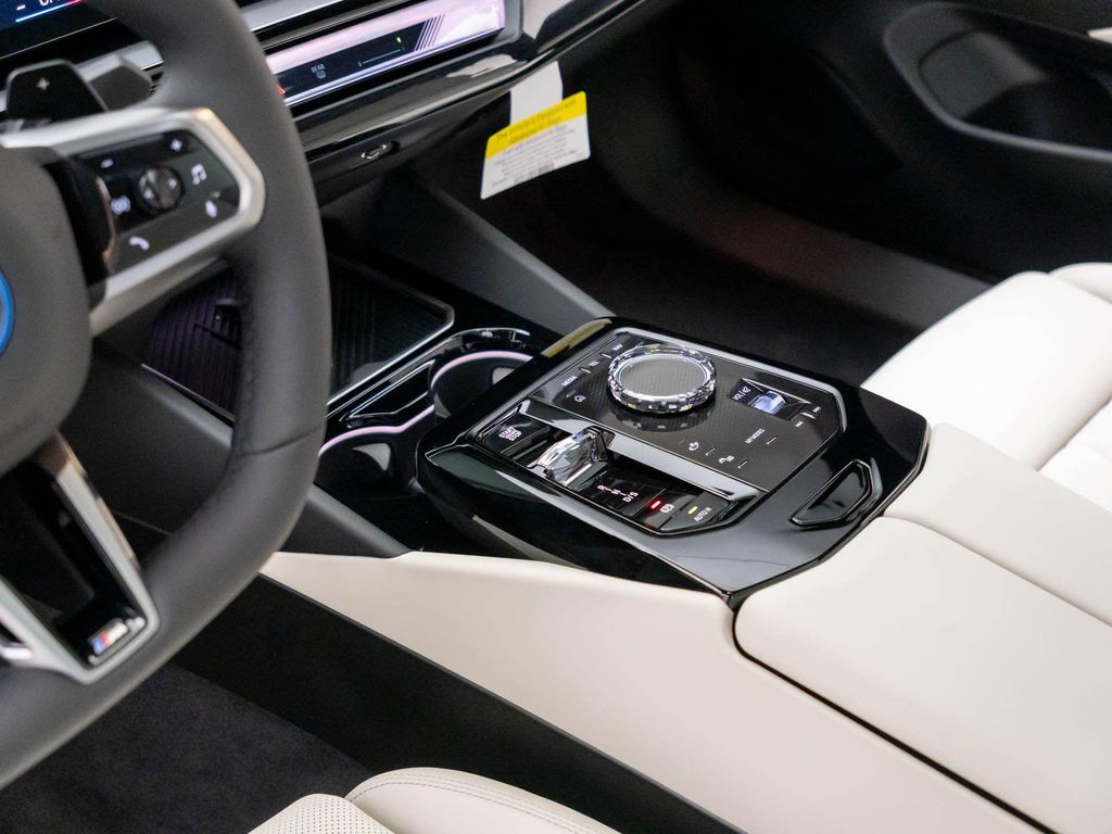 2027 BMW 550E 550E XDRIVE — миниатюра 12