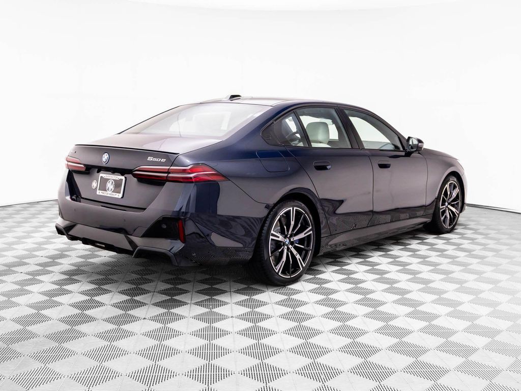 2027 BMW 550E 550E XDRIVE 照片 6