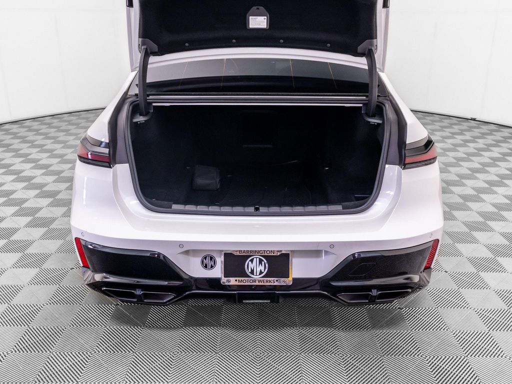 صورة مصغرة 35 لـ 2023 BMW 760 I XDRIVE