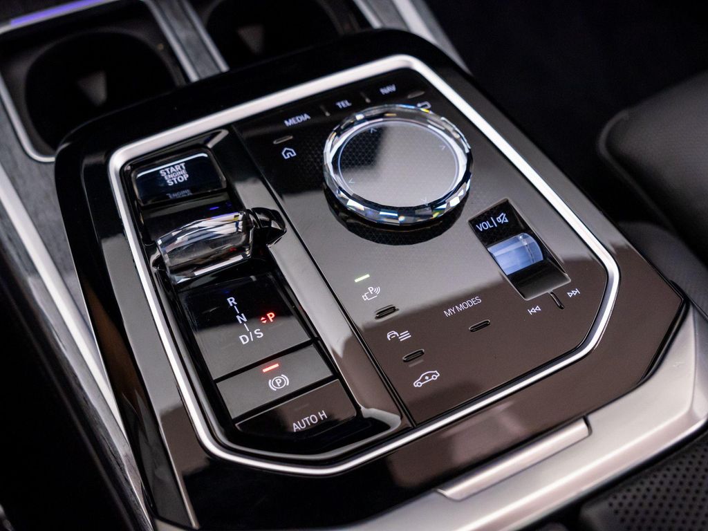 صورة مصغرة 31 لـ 2023 BMW 760 I XDRIVE