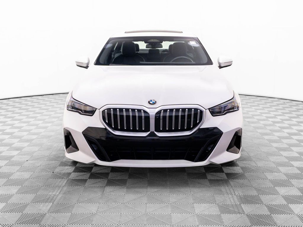 صورة 9 لـ 2026 BMW 530 XDRIVE