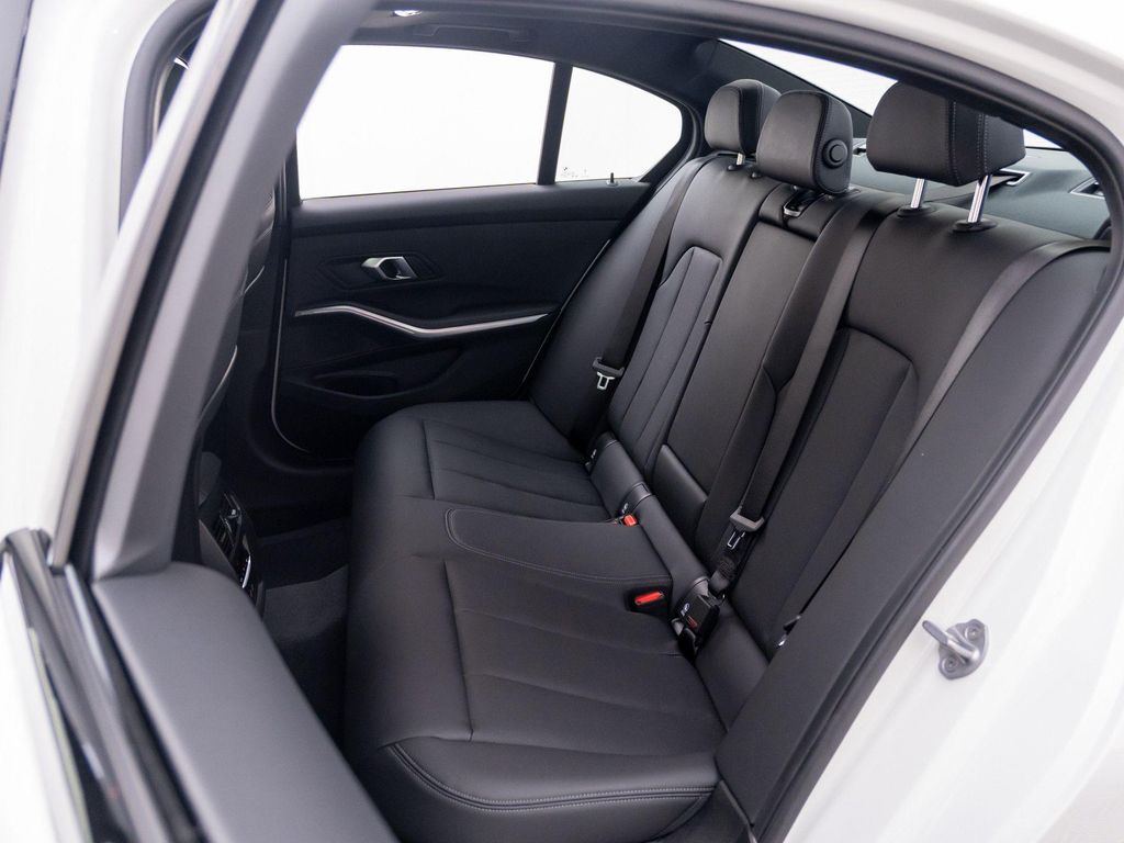 صورة مصغرة 19 لـ 2026 BMW 330 XDRIVE