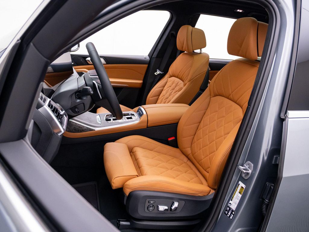 صورة مصغرة 17 لـ 2026 BMW X7 XDRIVE40I