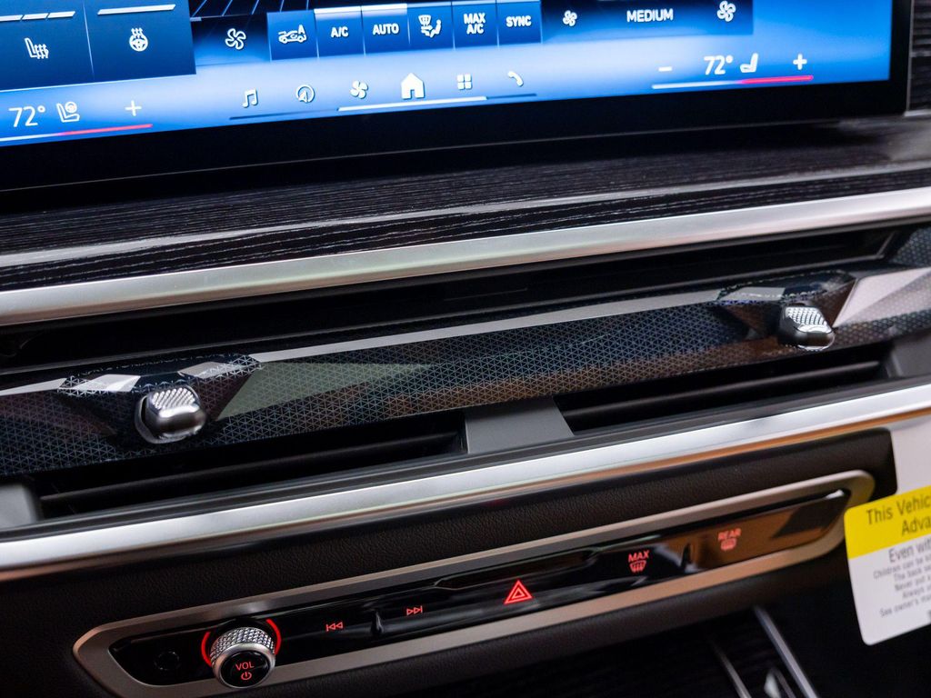 صورة مصغرة 30 لـ 2027 BMW X7 XDRIVE40I