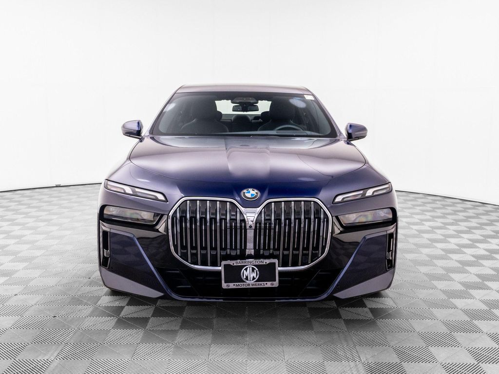 صورة 9 لـ 2023 BMW 760 I XDRIVE