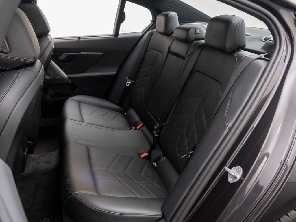 صورة مصغرة 18 لـ 2026 BMW 530 XDRIVE