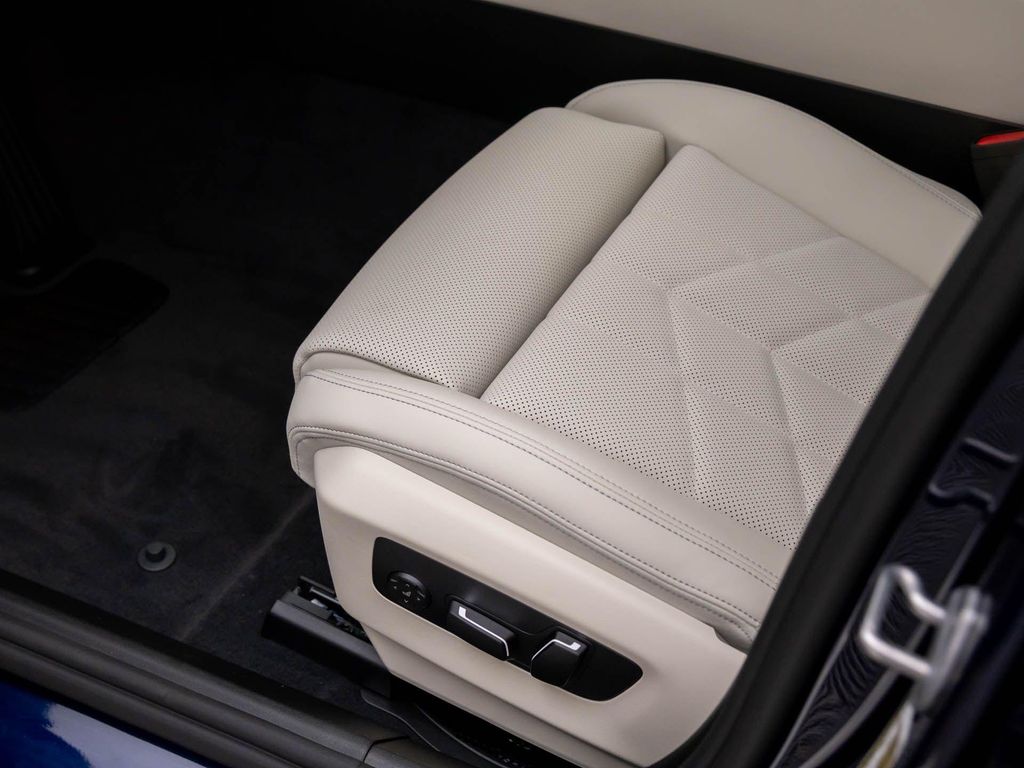2026 BMW 530 XDRIVE — миниатюра 15