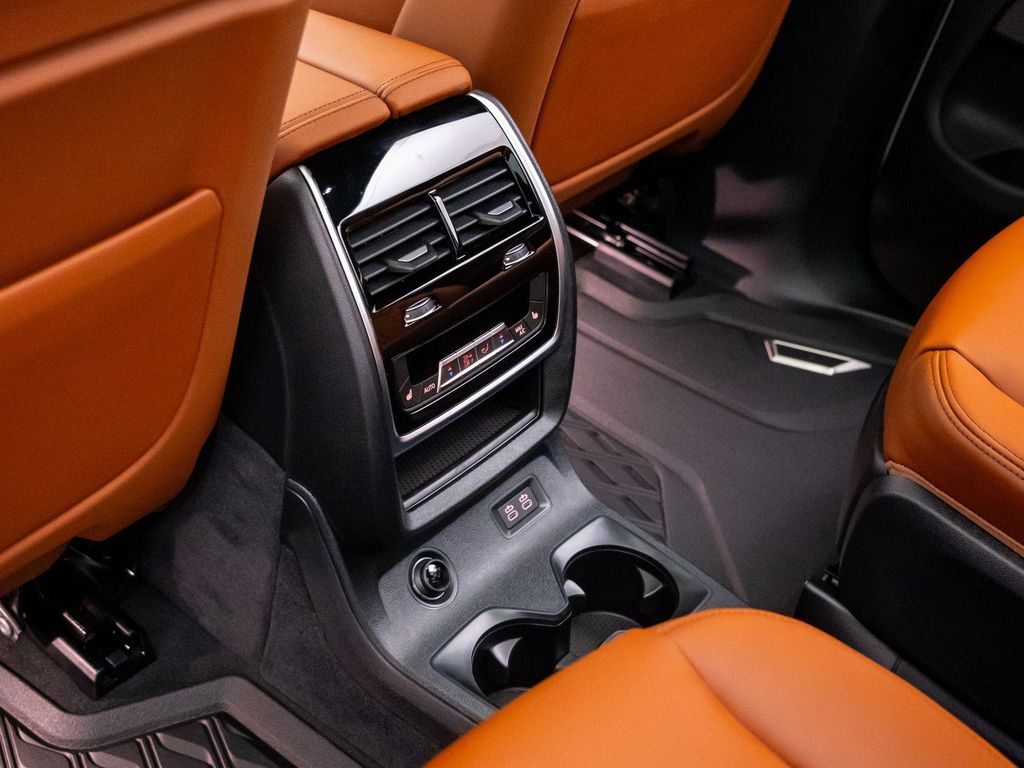 صورة مصغرة 20 لـ 2027 BMW X7 XDRIVE40I