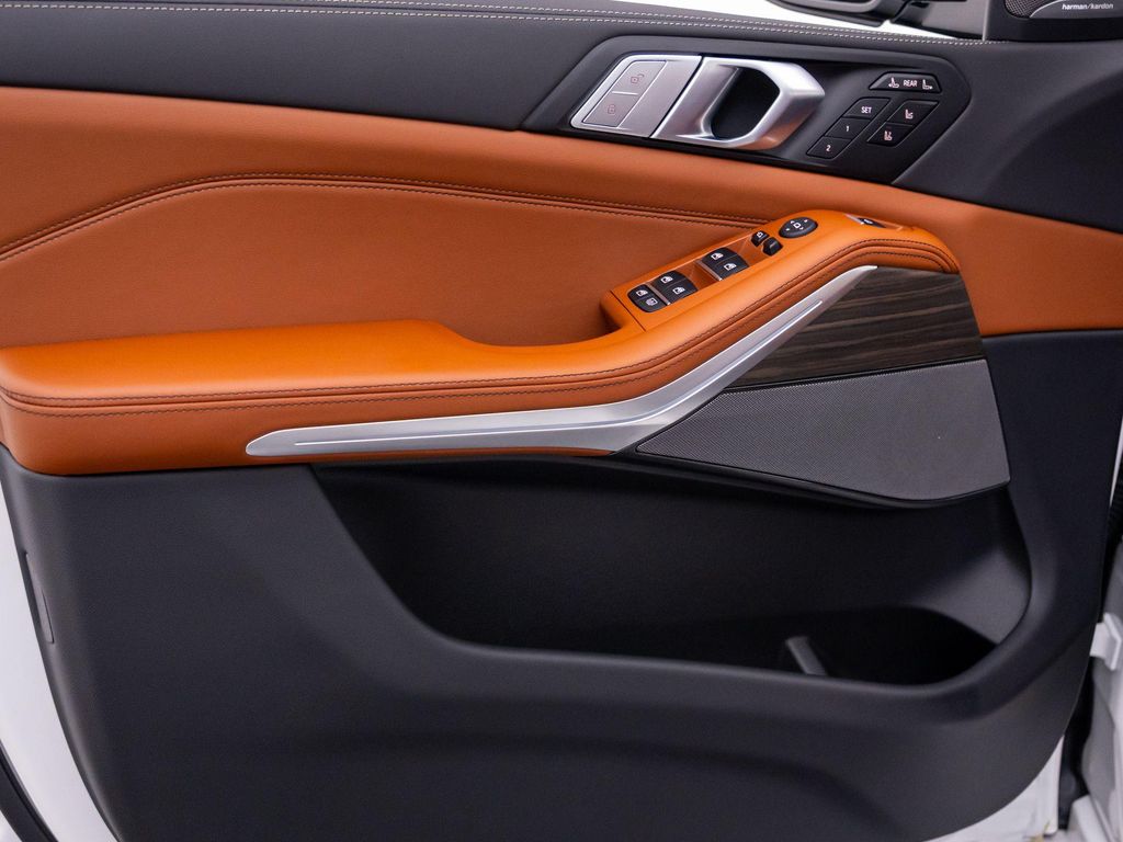 صورة مصغرة 13 لـ 2027 BMW X7 XDRIVE40I