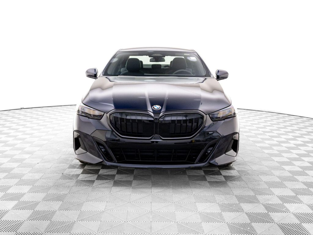 صورة 9 لـ 2026 BMW 530 XDRIVE