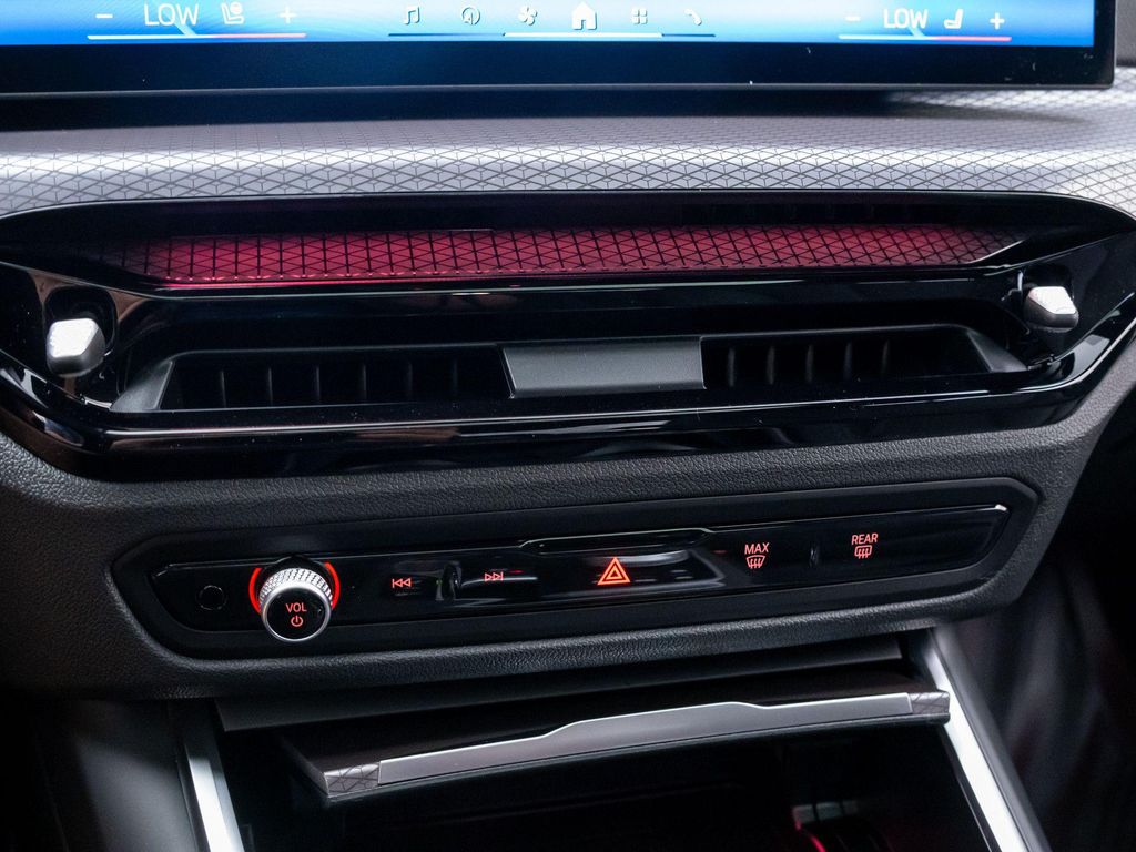 صورة مصغرة 29 لـ 2026 BMW 330 XDRIVE