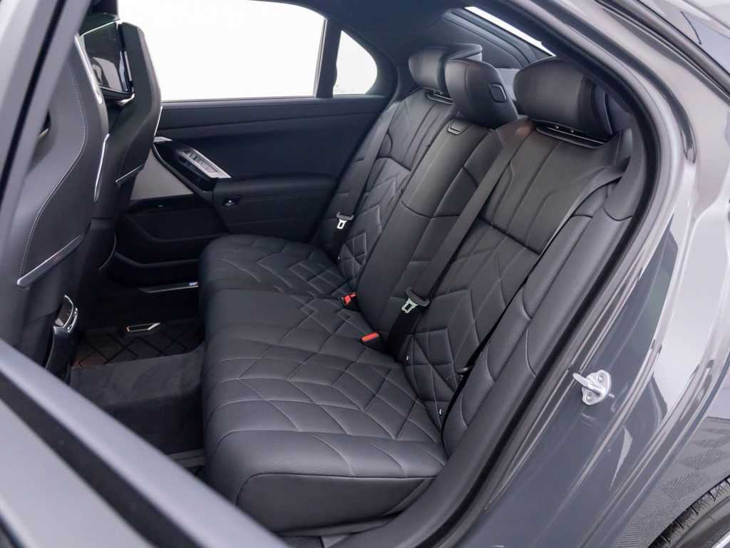 2026 BMW 760 XDRIVE — миниатюра 19