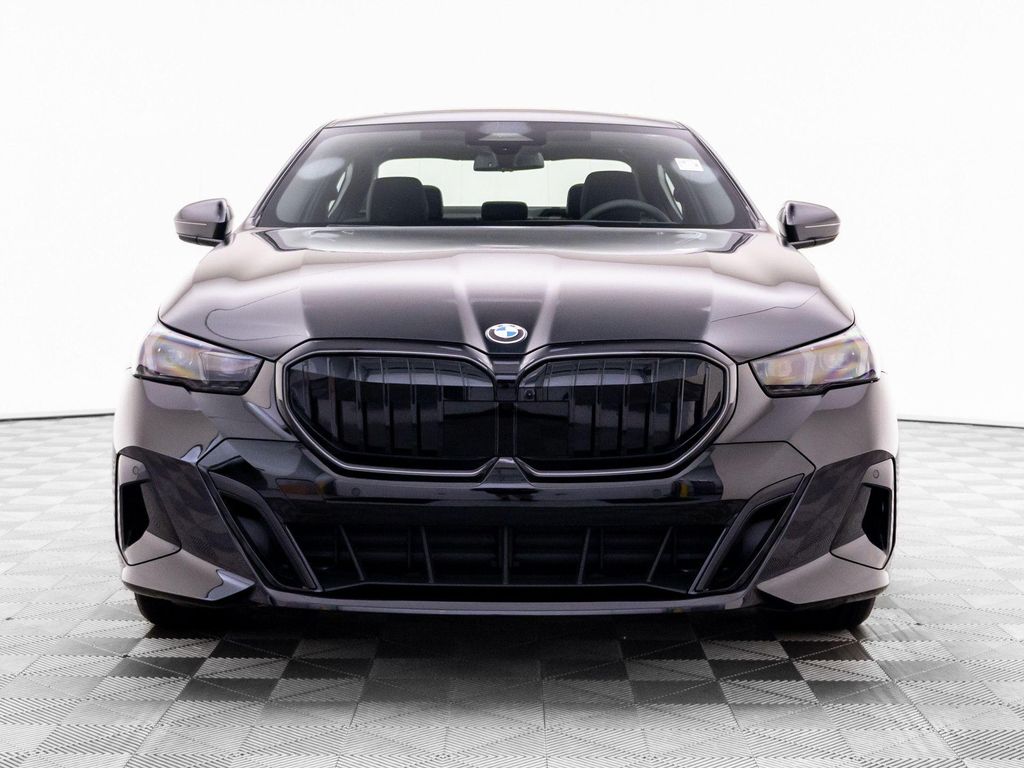 صورة مصغرة 9 لـ 2027 BMW 530 I XDRIVE