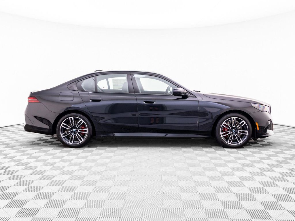 صورة مصغرة 8 لـ 2027 BMW 530 I XDRIVE
