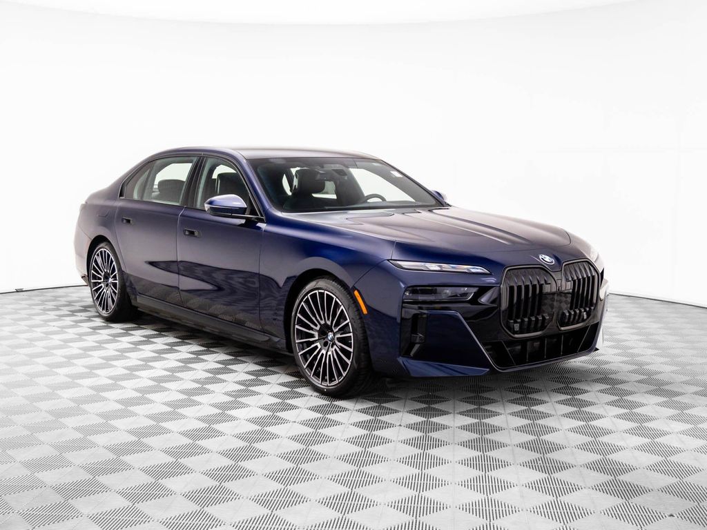 2026 BMW 750E I XDRIVE — фото 8
