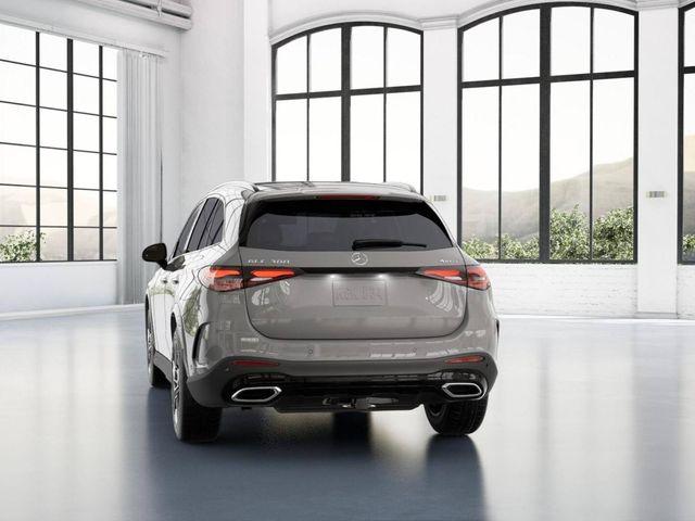 2026 Mercedes-BENZ GLC — миниатюра 25