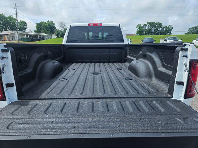 2026 RAM 3500 TRADESMAN CREW CAB 4X4 8' BOX — миниатюра 23