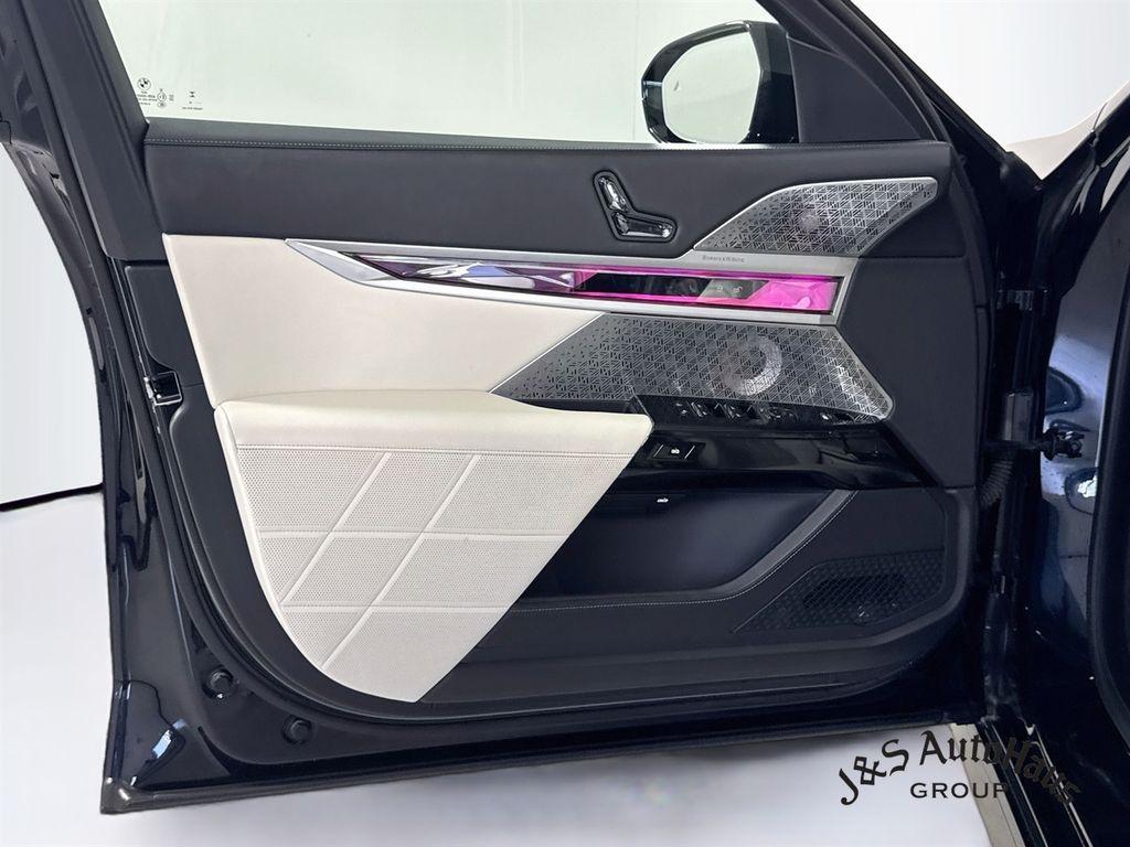 صورة مصغرة 23 لـ 2023 BMW I7 XDRIVE60