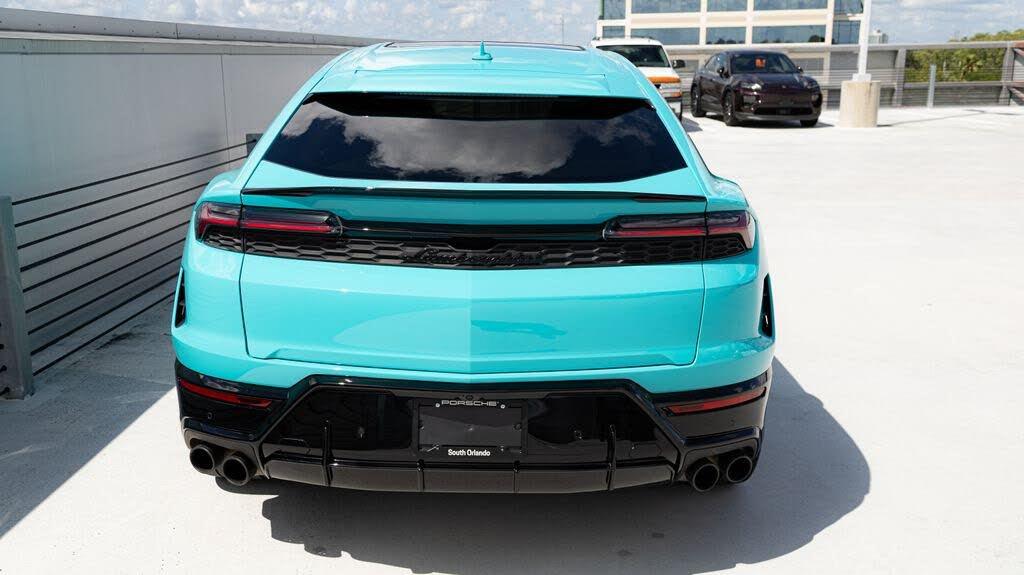 صورة 6 لـ 2025 Lamborghini URUS SE
