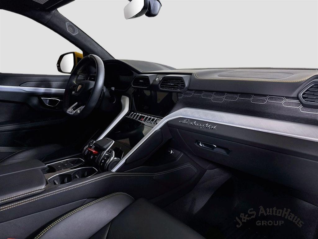 2021 Lamborghini URUS BASE 缩略图 37
