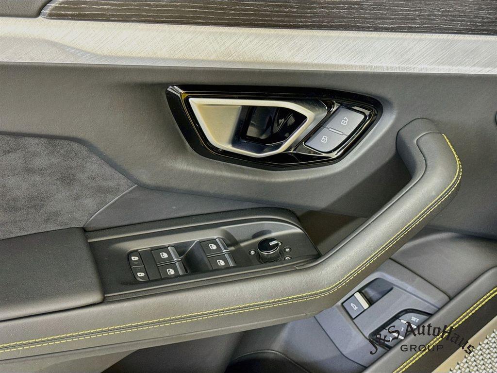 2021 Lamborghini URUS BASE 缩略图 24