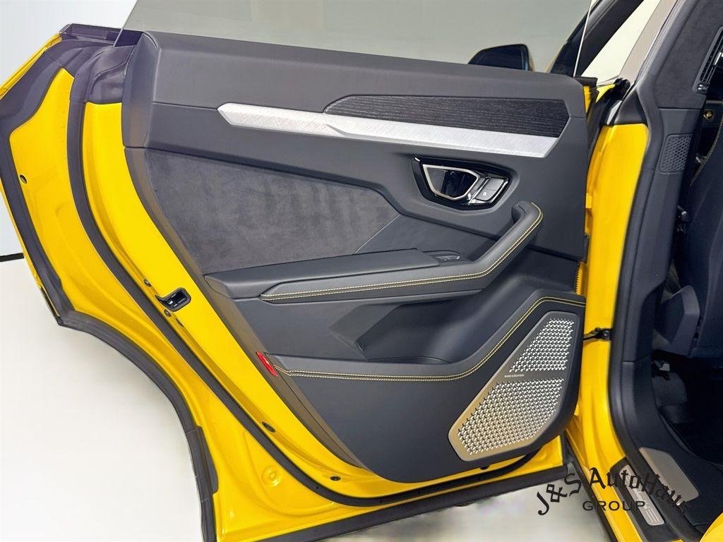 2021 Lamborghini URUS BASE 缩略图 33