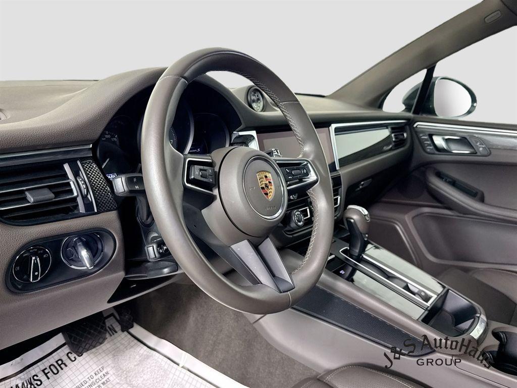 صورة 9 لـ 2023 Porsche MACAN S