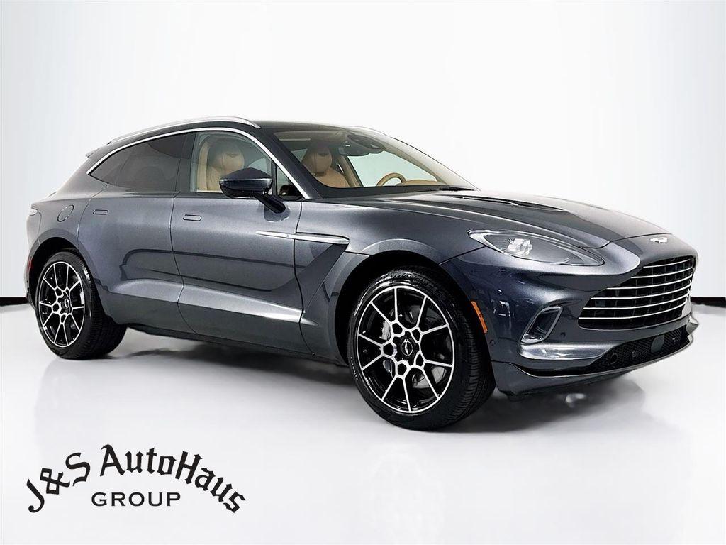 2022 Aston Martin DBX