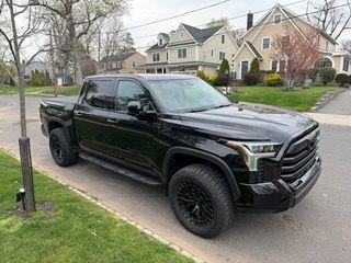 TOYOTA TUNDRA - 1