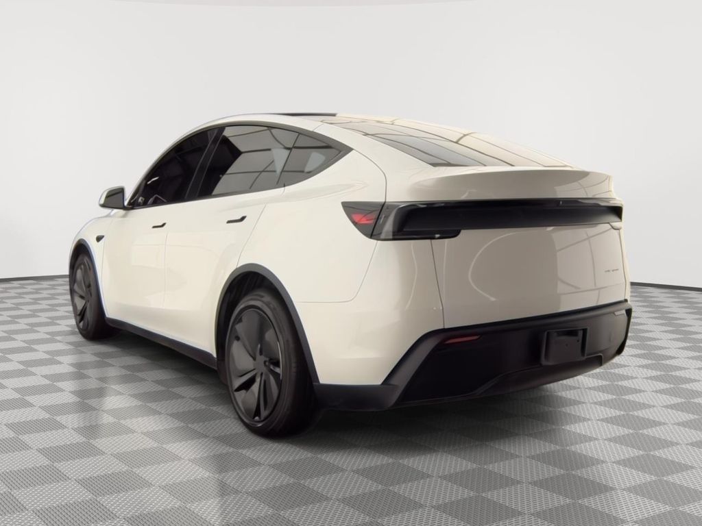 صورة 14 لـ 2026 Tesla MODEL Y PREMIUM ALL-WHEEL DRIVE