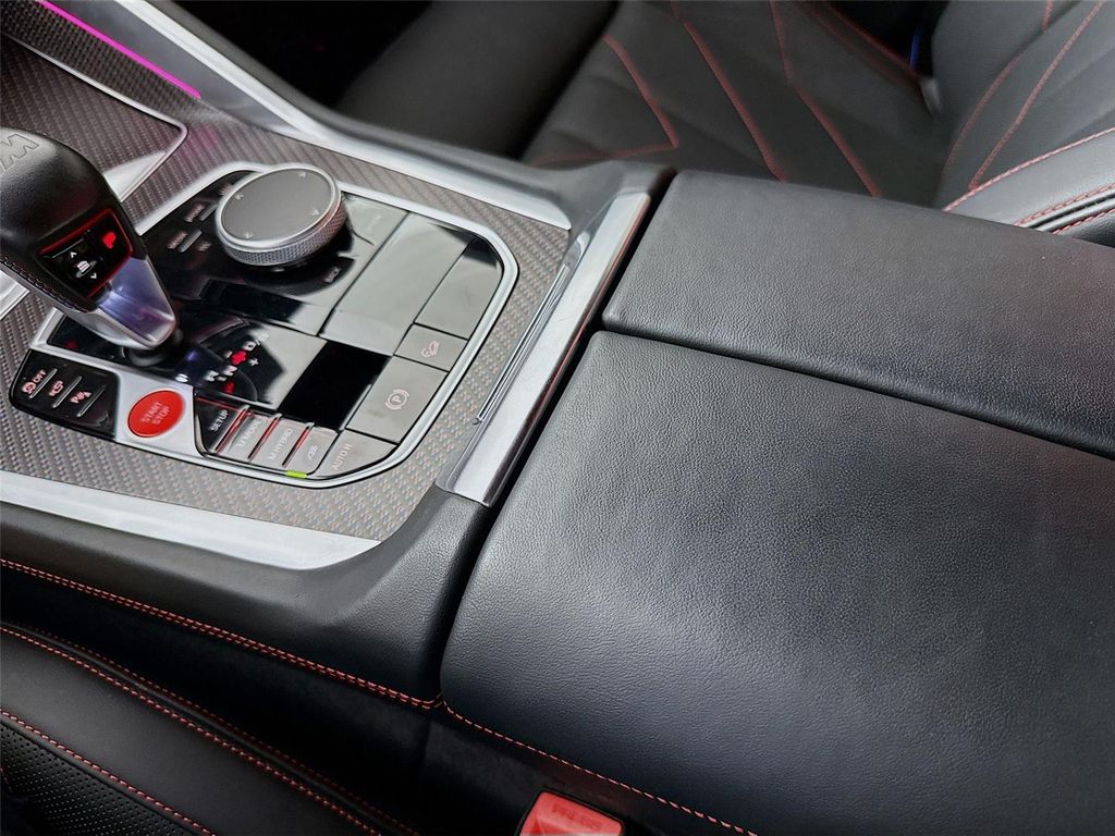 صورة 8 لـ 2024 BMW XM LABEL RED