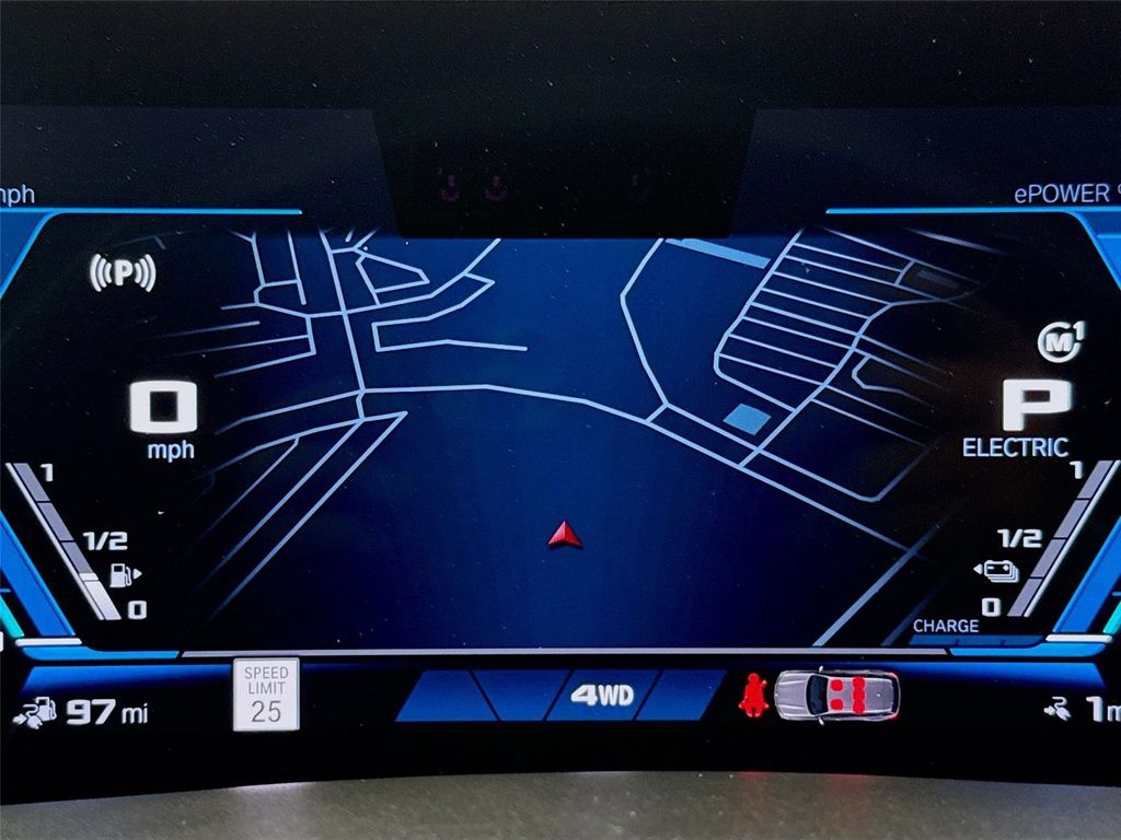 صورة 4 لـ 2024 BMW XM LABEL RED