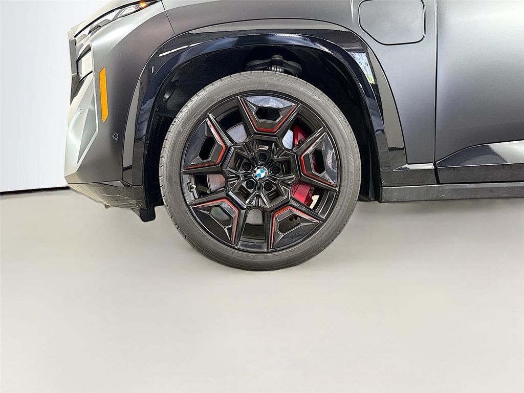 2024 BMW XM LABEL RED — миниатюра 32