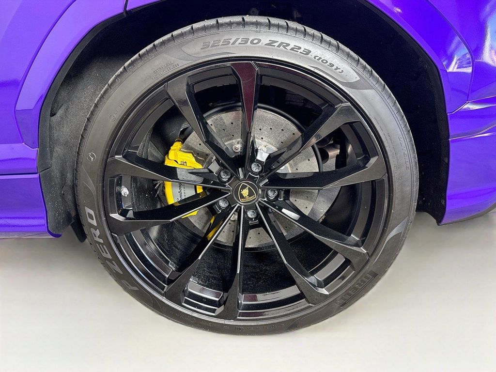 صورة 35 لـ 2020 Lamborghini URUS AWD