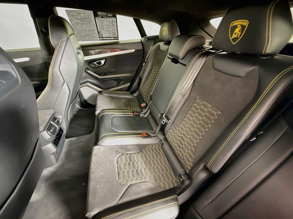 صورة 25 لـ 2020 Lamborghini URUS AWD