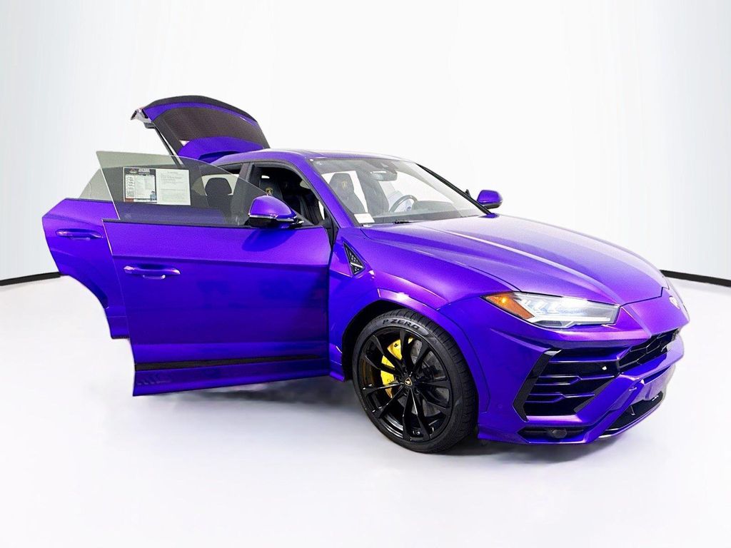 صورة 40 لـ 2020 Lamborghini URUS AWD