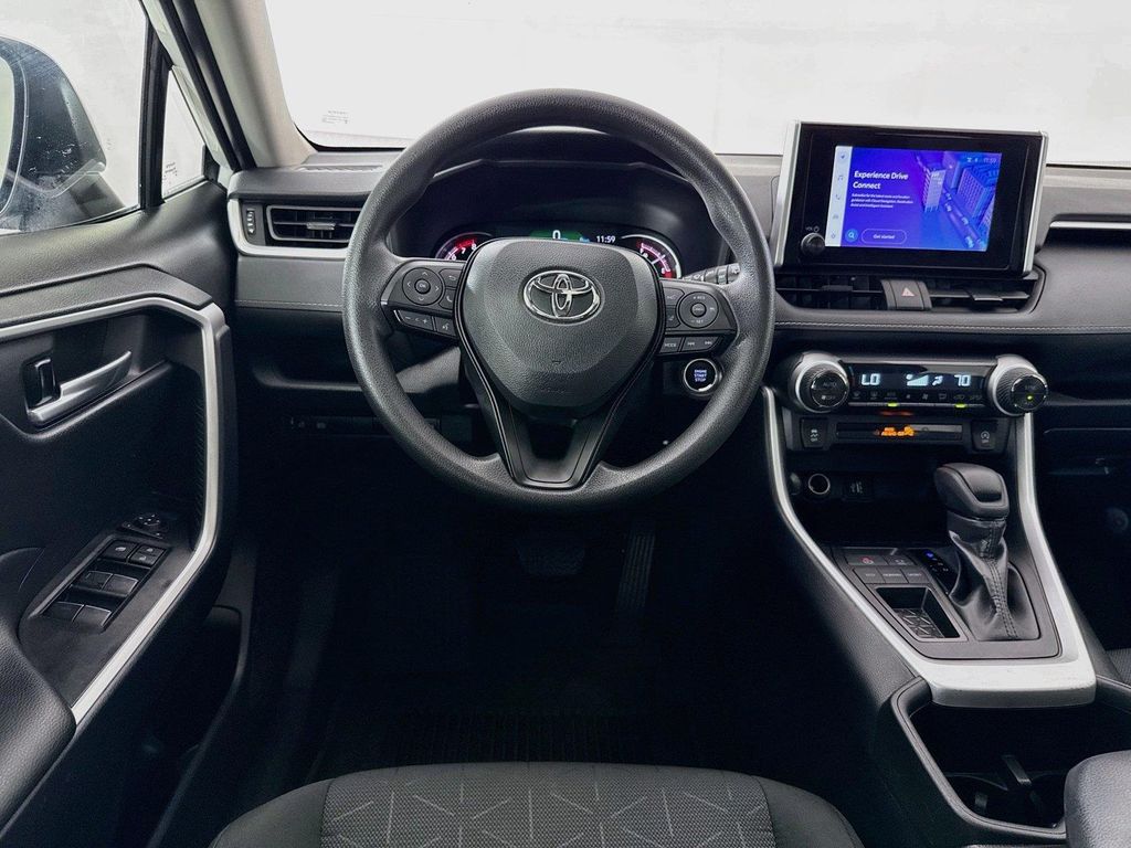 2025 Toyota RAV4 XLE 照片 10