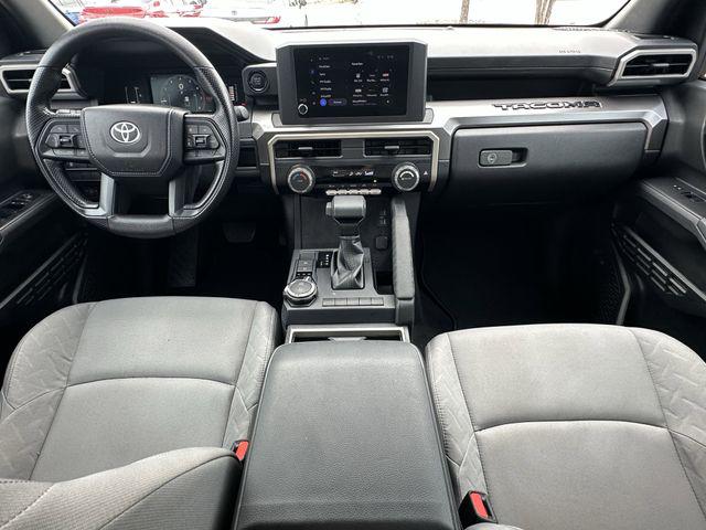 صورة 10 لـ 2025 Toyota TACOMA SR5