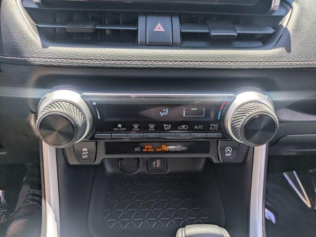 صورة مصغرة 29 لـ 2025 Toyota RAV4 LE