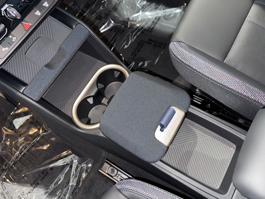 2027 MINI COUNTRYMAN COOPER S ALL4 — миниатюра 21