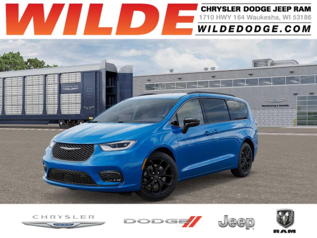 New 2026 Chrysler Pacifica Select